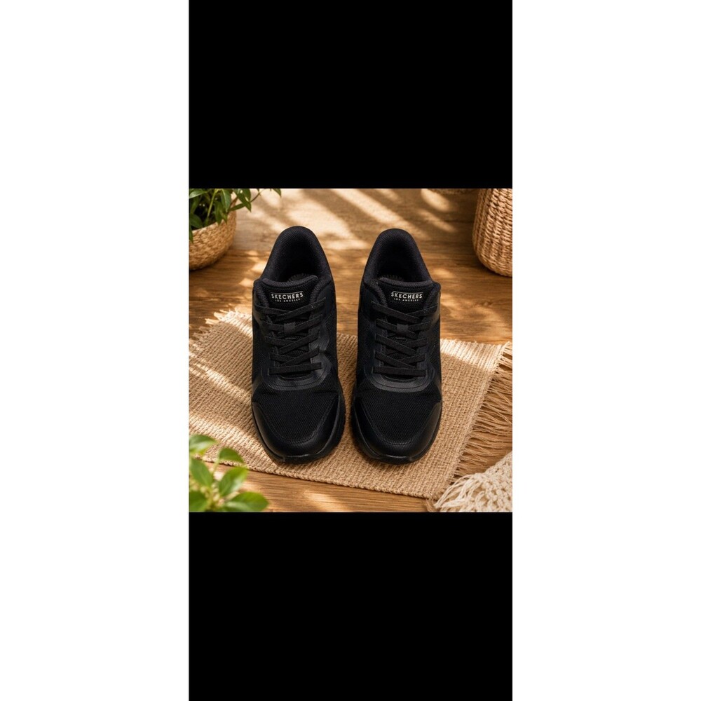 Skechers Slip On Women’s Black Sneakers 7.5